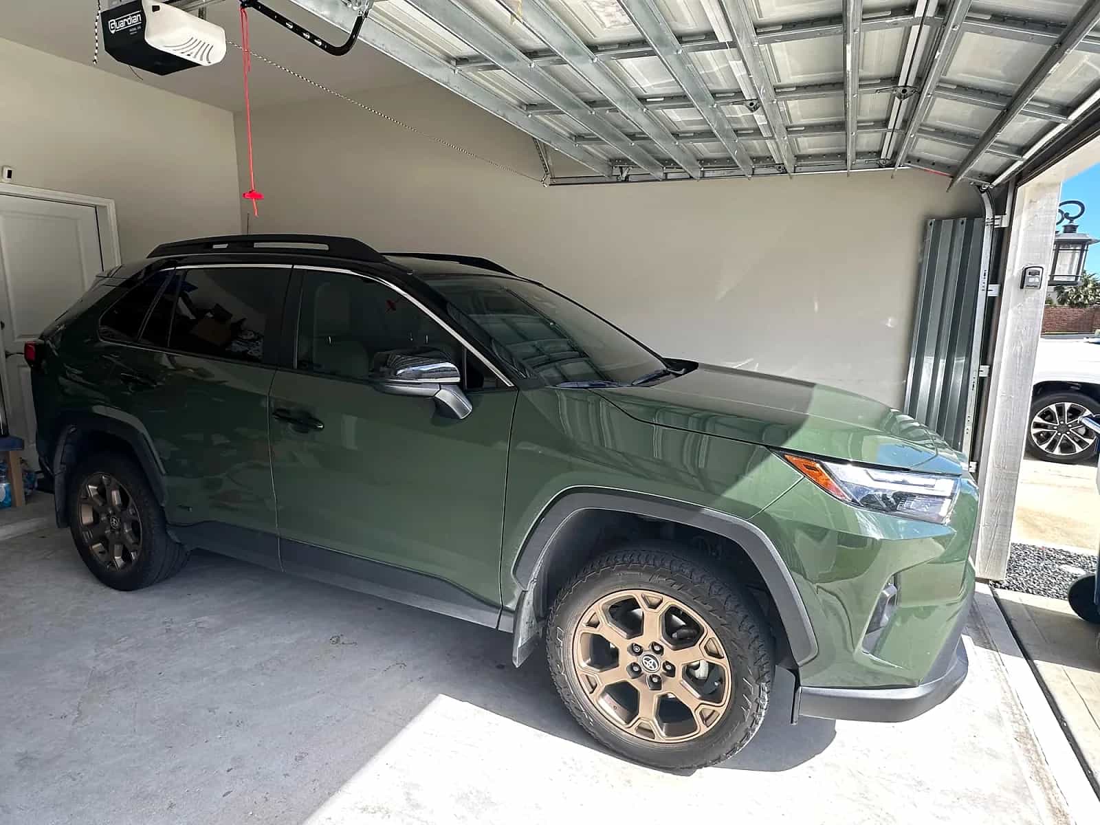 2024 Toyota RAV4 - Photo 2